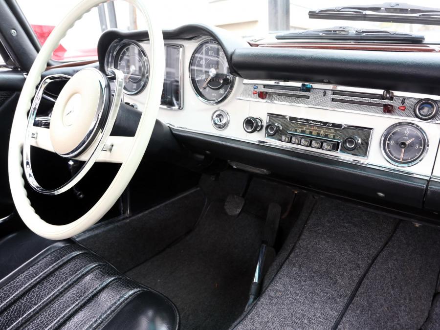  Mercedes-Benz 230 SL 1963 года  (US) (фото 4 из 9)